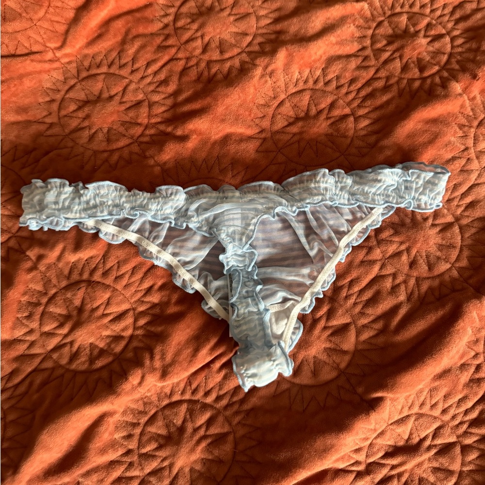 UO Ruched Mesh Thong - Picture 3 of 4